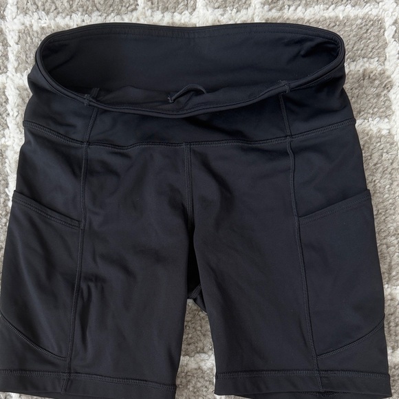 Lululemon 6" Fast and Free Black Bike Short - Picture 4 of 5